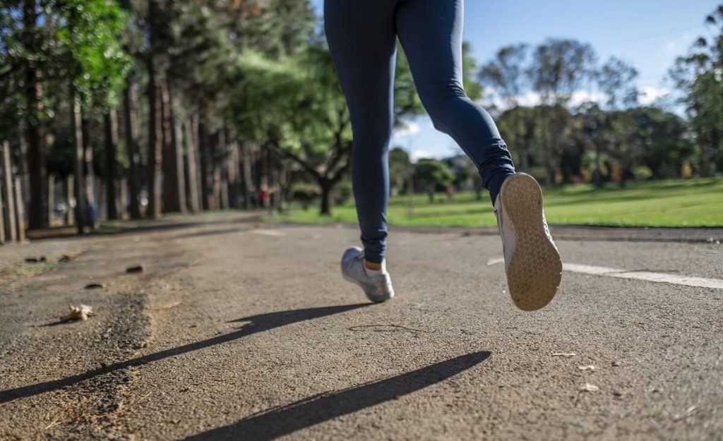 Se mettre à la course à pied n’a jamais été aussi simple : suivez nos conseils et découvrez notre plan d’entraînement pour la course à pied débutant.